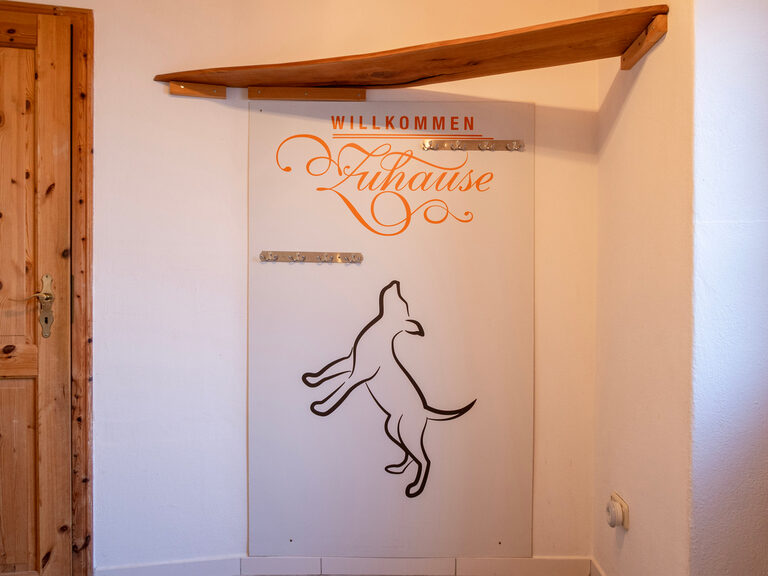 Ein herzlich Willkommen Schild am Eingang